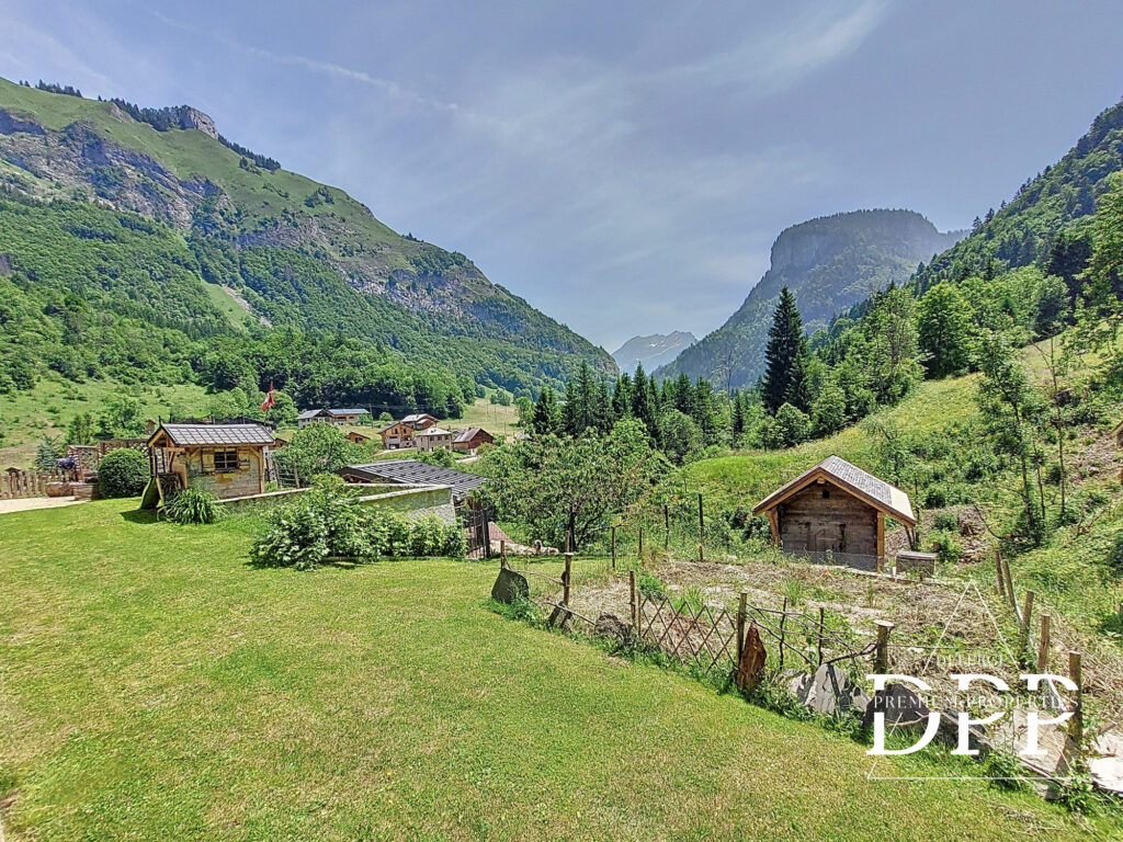 Corps de ferme Byron